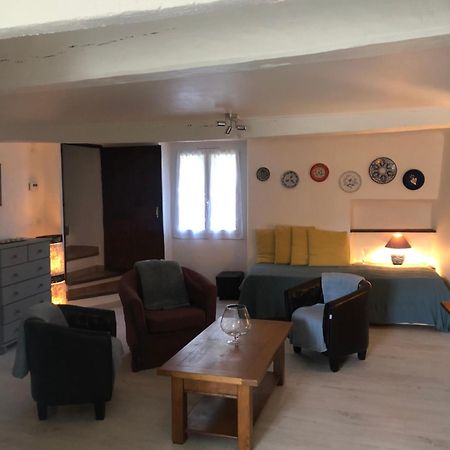 Le Petit Saint Clair Apartment Trigance Luaran gambar