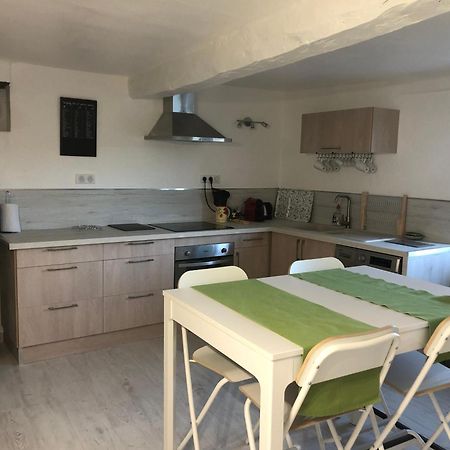 Le Petit Saint Clair Apartment Trigance Luaran gambar