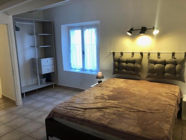 Le Petit Saint Clair Apartment Trigance Luaran gambar