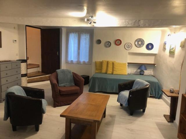 Le Petit Saint Clair Apartment Trigance Luaran gambar